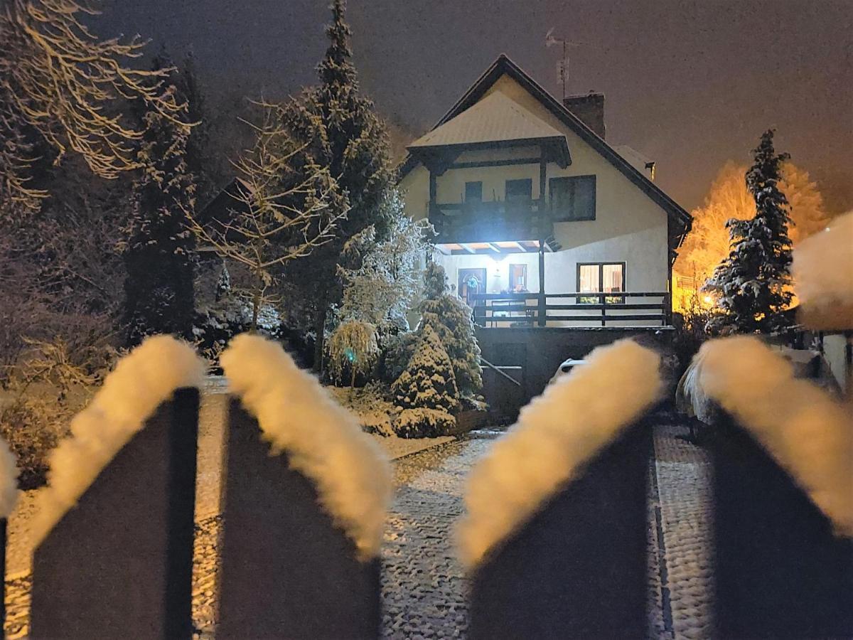 Dom Pod Kasztanami Apartment คาชิเมียร์ซ ดอลนี ภายนอก รูปภาพ