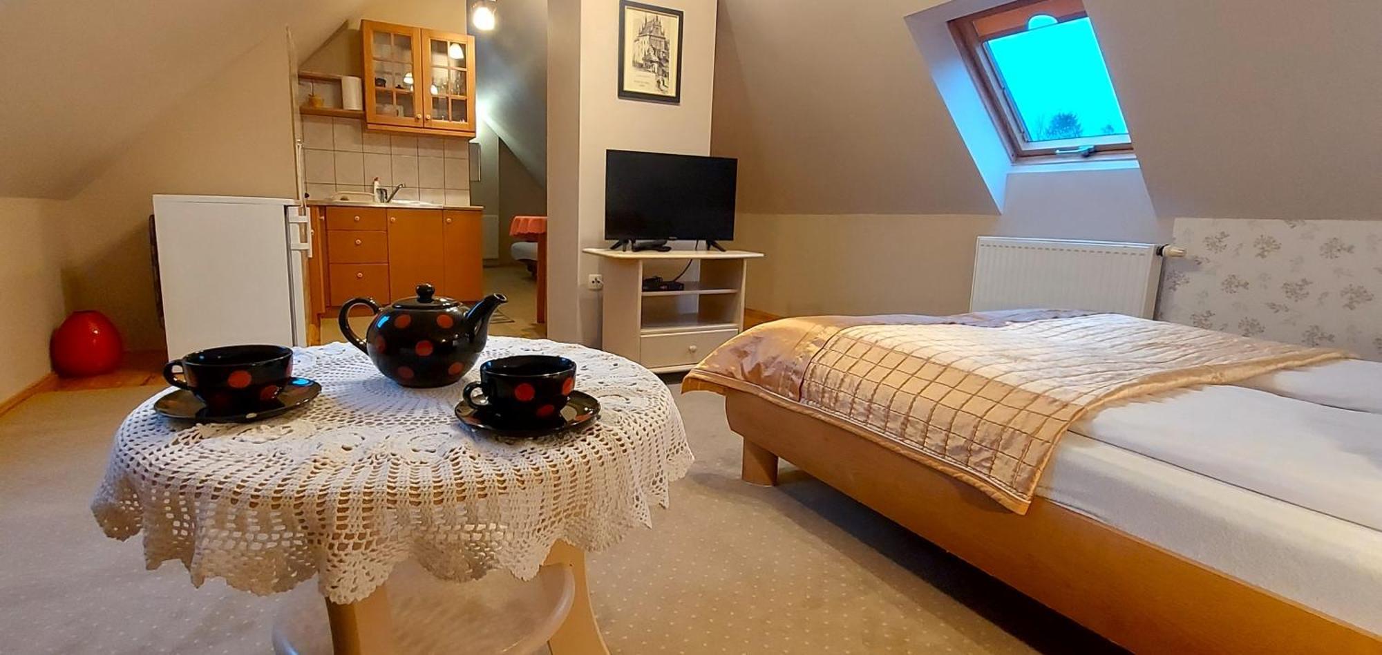 Dom Pod Kasztanami Apartment คาชิเมียร์ซ ดอลนี ภายนอก รูปภาพ